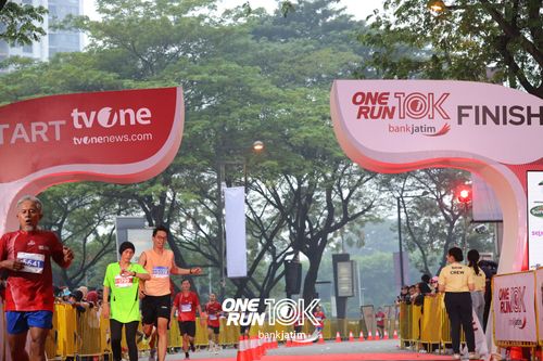 Race photo from ONE RUN 10 K