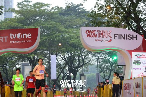 Race photo from ONE RUN 10 K