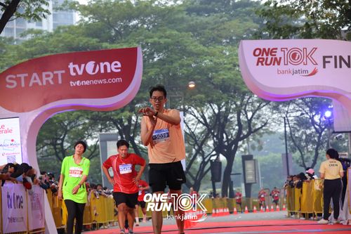 Race photo from ONE RUN 10 K