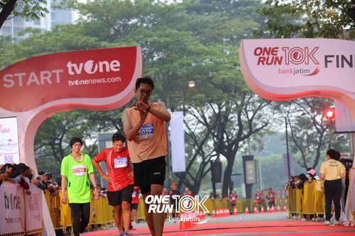 Race photo from ONE RUN 10 K