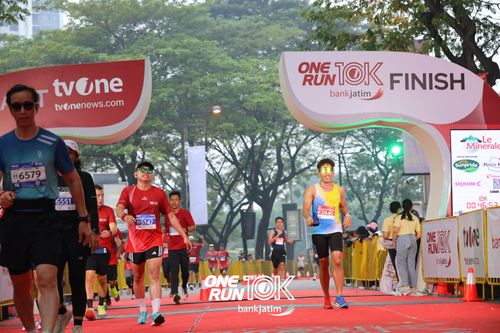 Race photo from ONE RUN 10 K