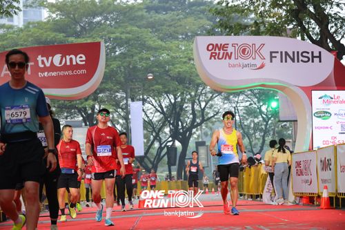 Race photo from ONE RUN 10 K