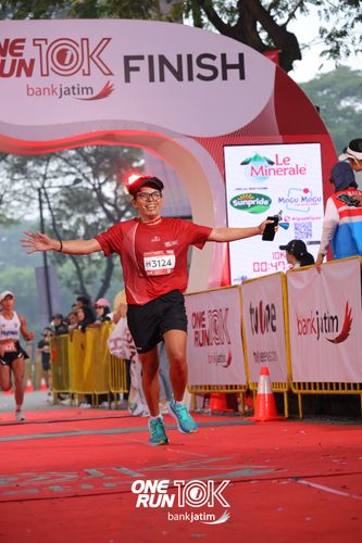 Race photo from ONE RUN 10 K