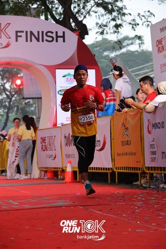Race photo from ONE RUN 10 K