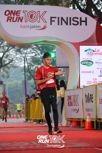 Race photo from ONE RUN 10 K