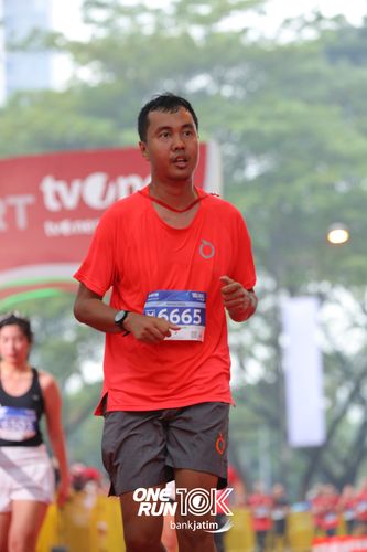 Race photo from ONE RUN 10 K