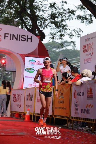 Race photo from ONE RUN 10 K