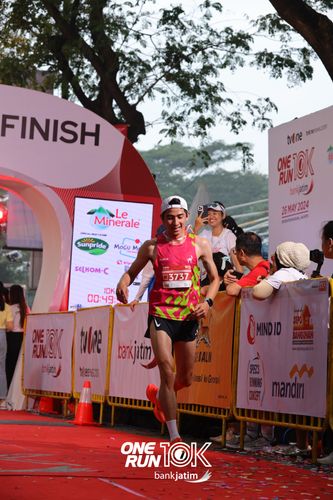 Race photo from ONE RUN 10 K