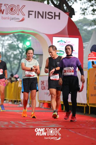 Race photo from ONE RUN 10 K