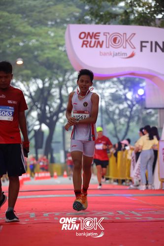 Race photo from ONE RUN 10 K