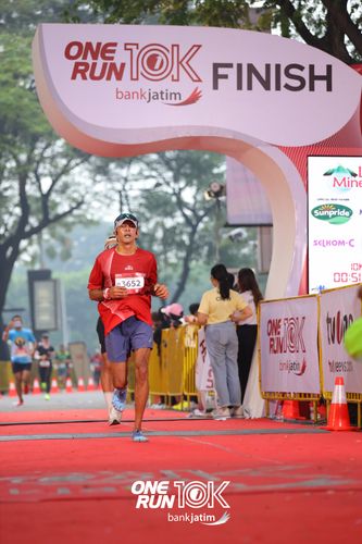 Race photo from ONE RUN 10 K
