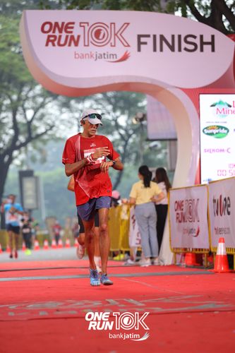 Race photo from ONE RUN 10 K