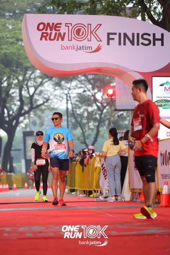 Race photo from ONE RUN 10 K