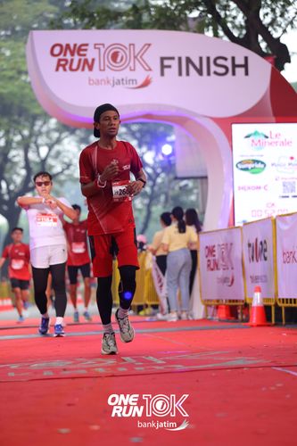 Race photo from ONE RUN 10 K
