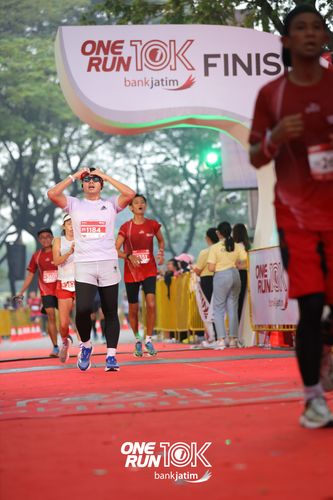 Race photo from ONE RUN 10 K