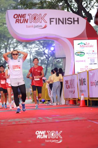 Race photo from ONE RUN 10 K