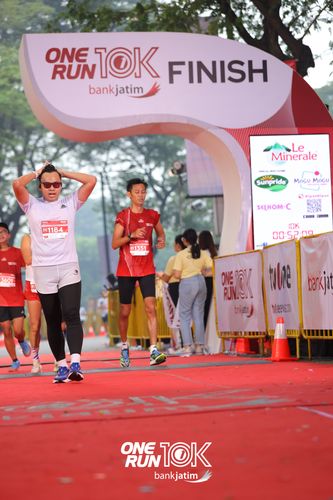 Race photo from ONE RUN 10 K
