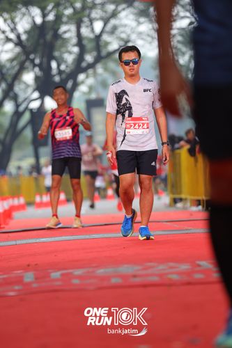 Race photo from ONE RUN 10 K