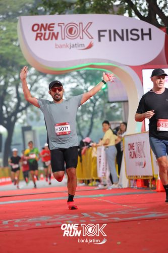 Race photo from ONE RUN 10 K