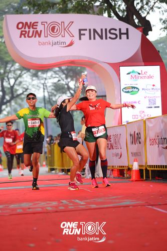 Race photo from ONE RUN 10 K