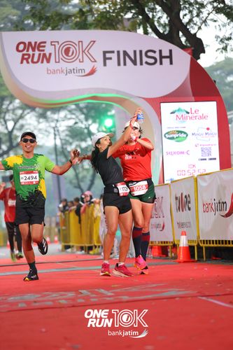 Race photo from ONE RUN 10 K