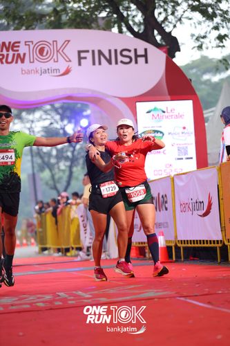 Race photo from ONE RUN 10 K
