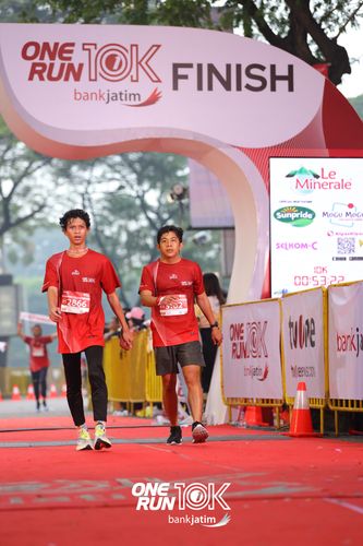 Race photo from ONE RUN 10 K