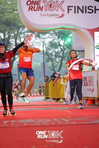 Race photo from ONE RUN 10 K