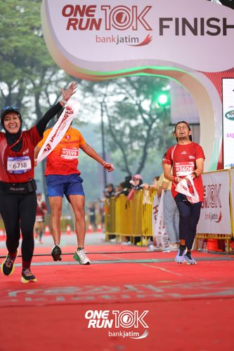 Race photo from ONE RUN 10 K
