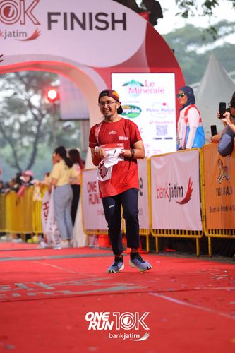 Race photo from ONE RUN 10 K