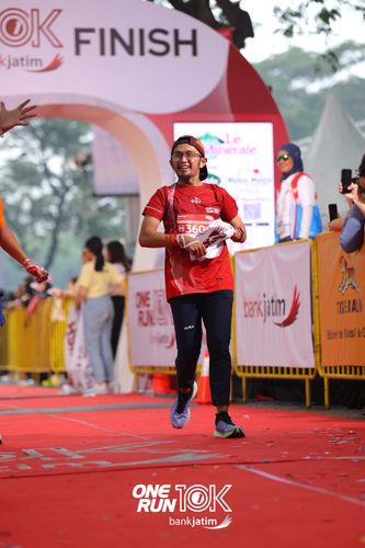 Race photo from ONE RUN 10 K