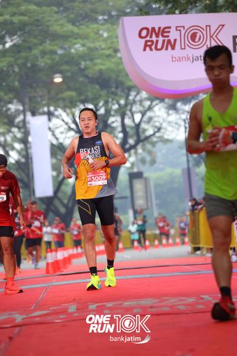 Race photo from ONE RUN 10 K