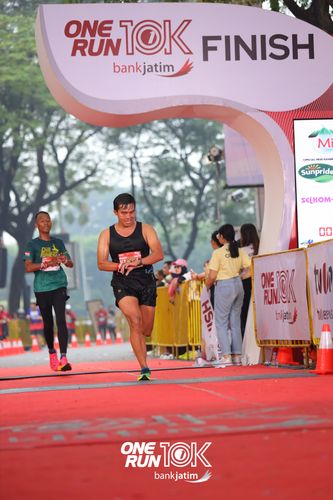 Race photo from ONE RUN 10 K