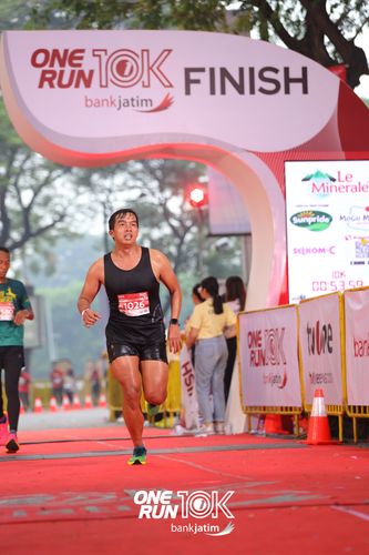 Race photo from ONE RUN 10 K