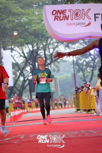 Race photo from ONE RUN 10 K