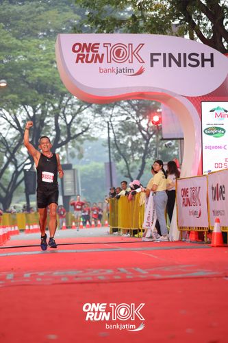 Race photo from ONE RUN 10 K