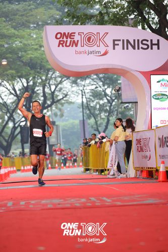 Race photo from ONE RUN 10 K