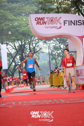 Race photo from ONE RUN 10 K