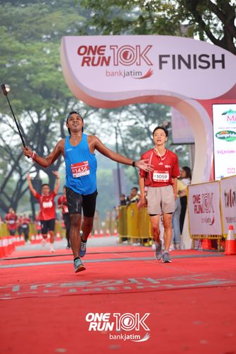 Race photo from ONE RUN 10 K