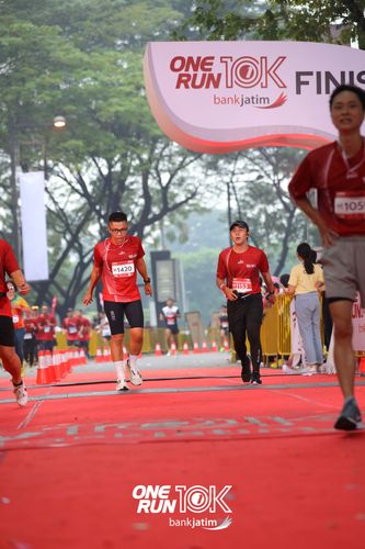 Race photo from ONE RUN 10 K