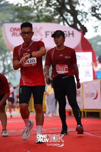 Race photo from ONE RUN 10 K