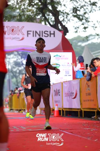 Race photo from ONE RUN 10 K