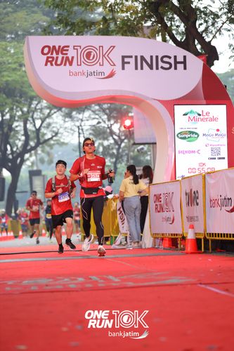 Race photo from ONE RUN 10 K