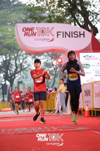 Race photo from ONE RUN 10 K