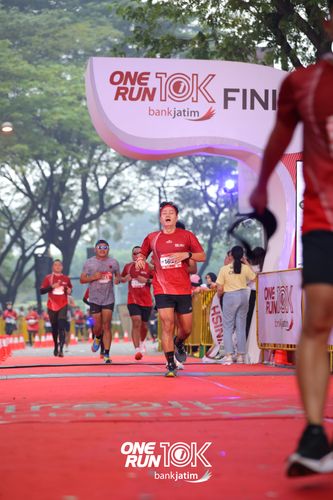 Race photo from ONE RUN 10 K