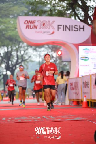 Race photo from ONE RUN 10 K