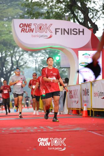 Race photo from ONE RUN 10 K