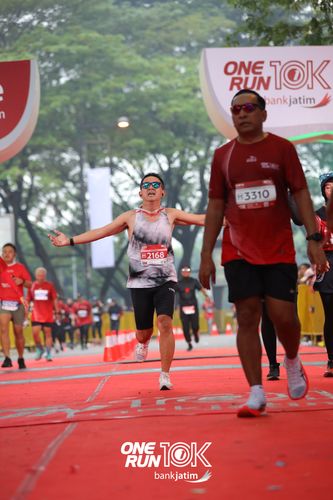 Race photo from ONE RUN 10 K