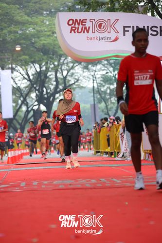 Race photo from ONE RUN 10 K