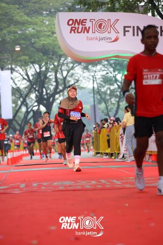 Race photo from ONE RUN 10 K